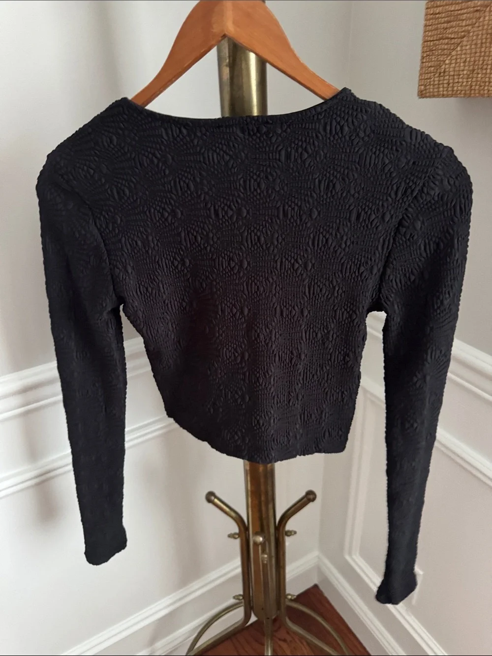 Zara Black Textured Long-Sleeve Crop Tee